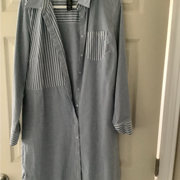 Women’s dress size 10 (M/L) - Picture 2 of 4